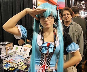 Photobomb Dad Who Doesn't Want You Near Cosplay Daughter