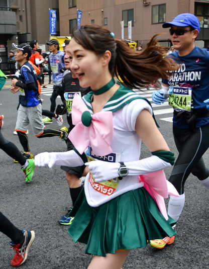 Tokyo Marathon Brings out the Cosplayers